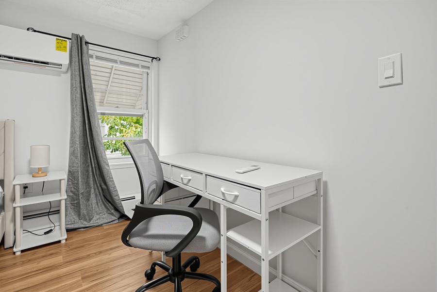 Room 9 Desk